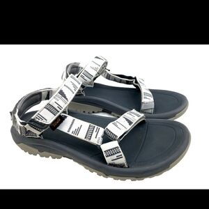 White and Black Geometric Pattern Sport Sandals